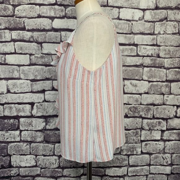 Simply Styled Blouse W/ Front Ruffle Size LP - Picture 4 of 9